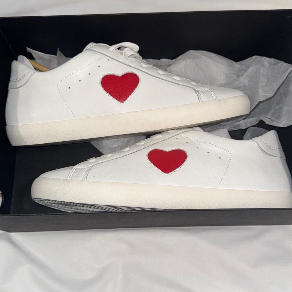 Banana Republic Essential Leather Sneakers with Red Heart Size 9